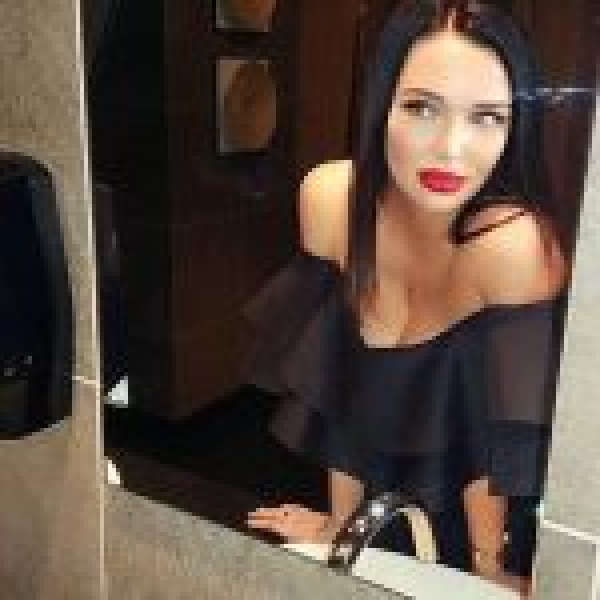 Claire022BB Female,Bisexual,Spanish,H cup,African